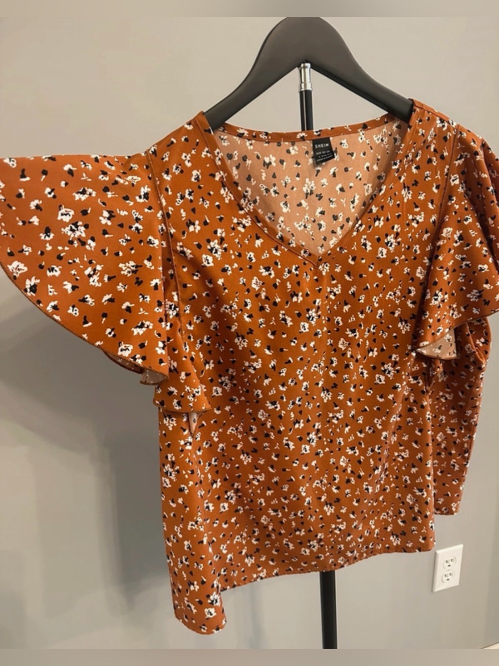 SHEIN Rust Floral V-Neck Flutter Sleeve Blouse